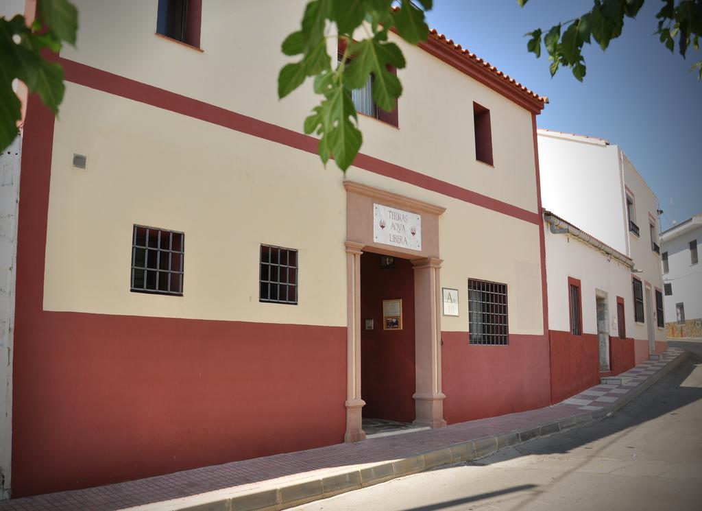 Termas Aqua Libera Guest House Aljucen Exterior photo