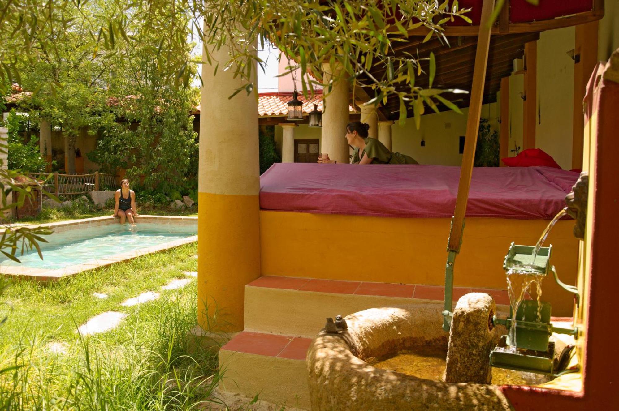 Termas Aqua Libera Guest House Aljucen Exterior photo